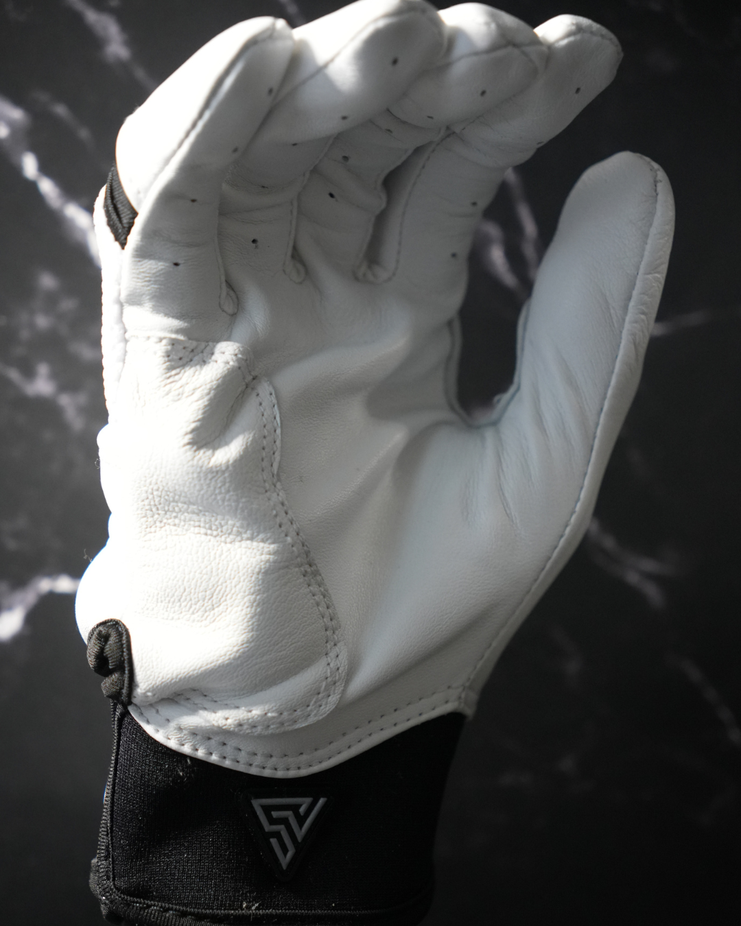 プレミアムモデル バッティンググローブ 【WHITE × BLACK】