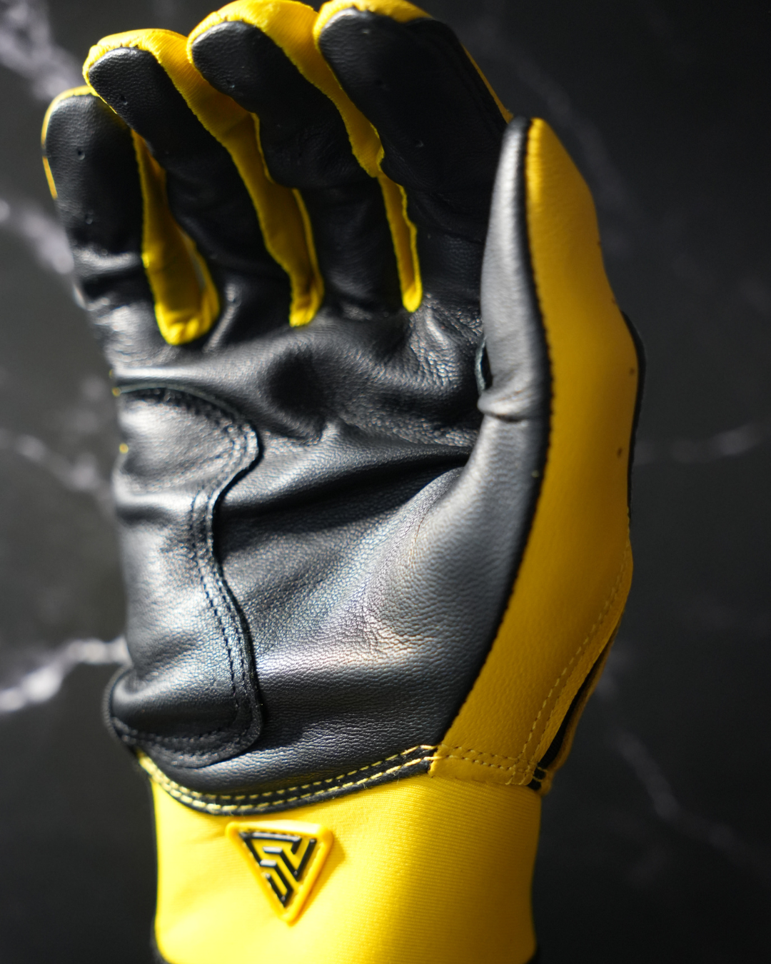 プレミアムモデル バッティンググローブ【YELLOW × BLACK】