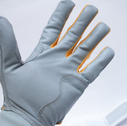 プレミアムモデル バッティンググローブ【LIGHT GRAY × GOLD】