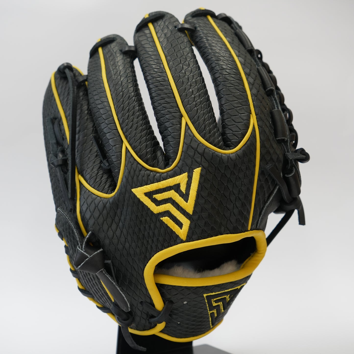 【即納品:型付け・送料無料】硬式/軟式兼用 V-6型 投手用グラブ